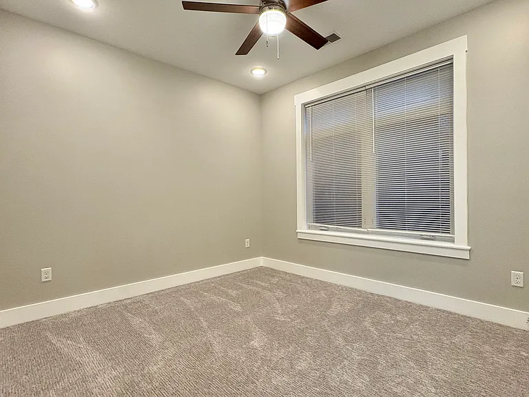 124 Vernon Ave #102 — Photo 7