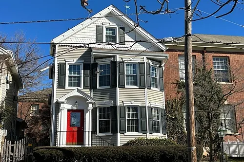 11 Montague Pl #2 Photo 1