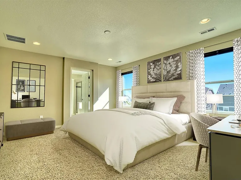 Virtually staged - Upper level - master bedroom (16' x 14').