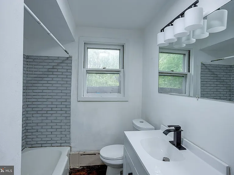 422 Lumberton Rd — Photo 11