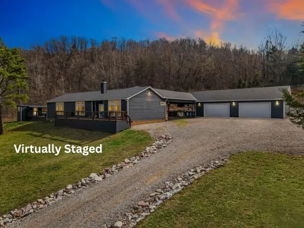 230 Madison St #2625, Huntsville, AR 72740