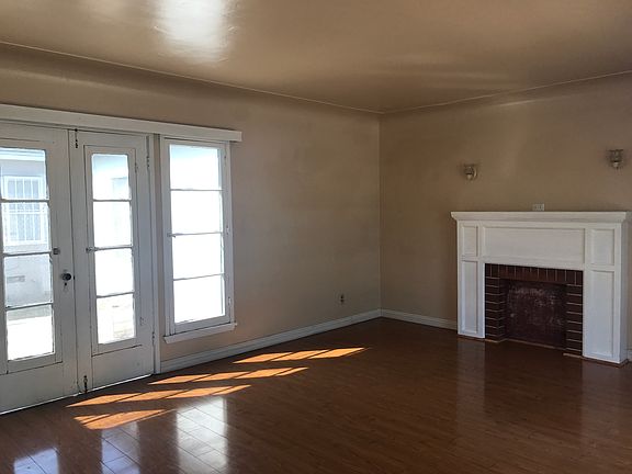 3rd image of 2512 W Norwood Pl