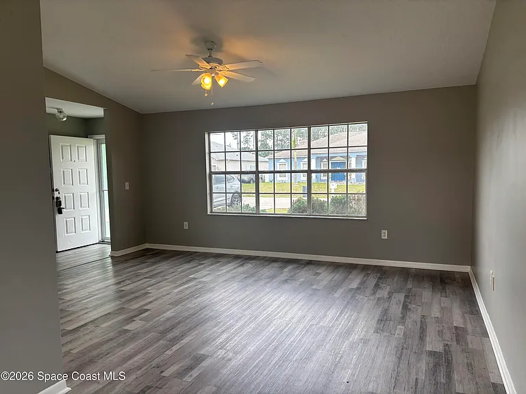 481 Firestone St NE — Photo 4
