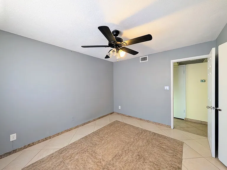 3848 W North Ln — Photo 16