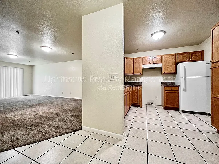 860 Marquette Ave #15 — Photo 3