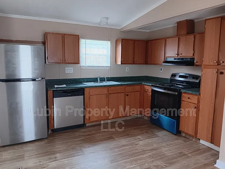 48 Virginia Ave — Photo 2