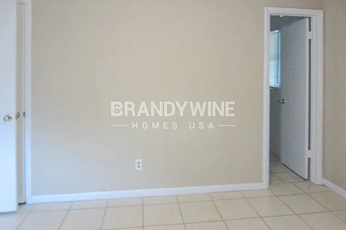 6433 Sardina Blvd — Photo 8