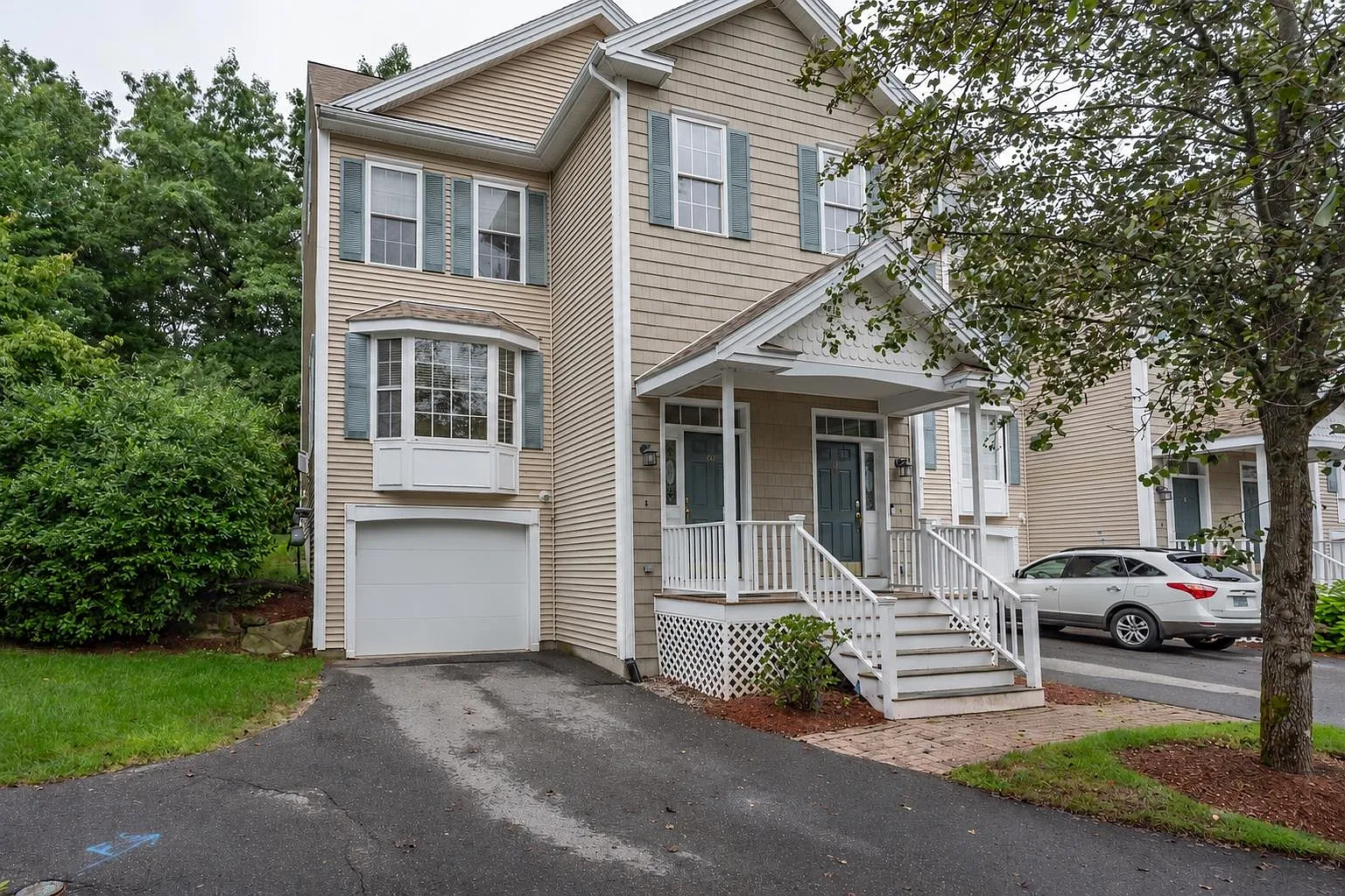 3 bed, 2.5 bath, 2418 sqft, $3,600 — Photo 1