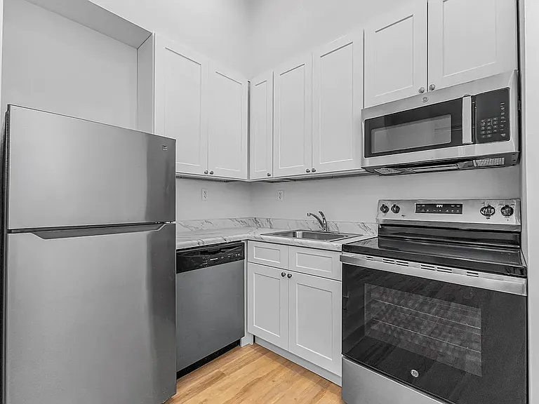 81 Willoughby St #410 — Photo 4