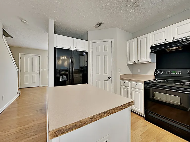 213 Shadow Glen Dr — Photo 7