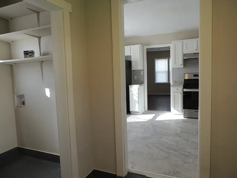 5312 W 11th Pl — Photo 16