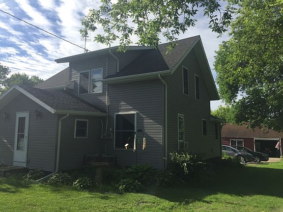 2nd image of 1550 5th St SE
