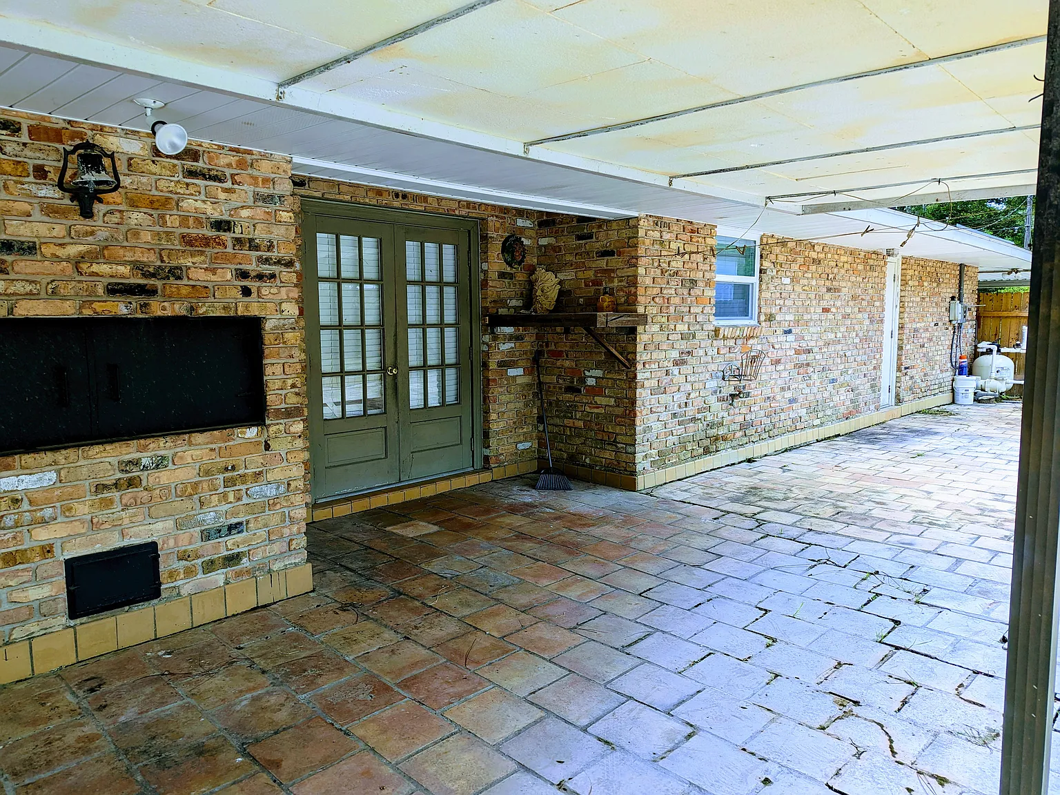 4 bed, 2.5 bath, 3300 sqft, $3,500 — Photo 4