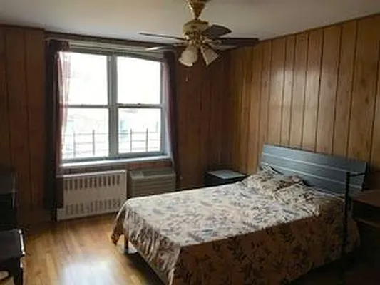 Sold by Yustas Real Estate Services | media 12