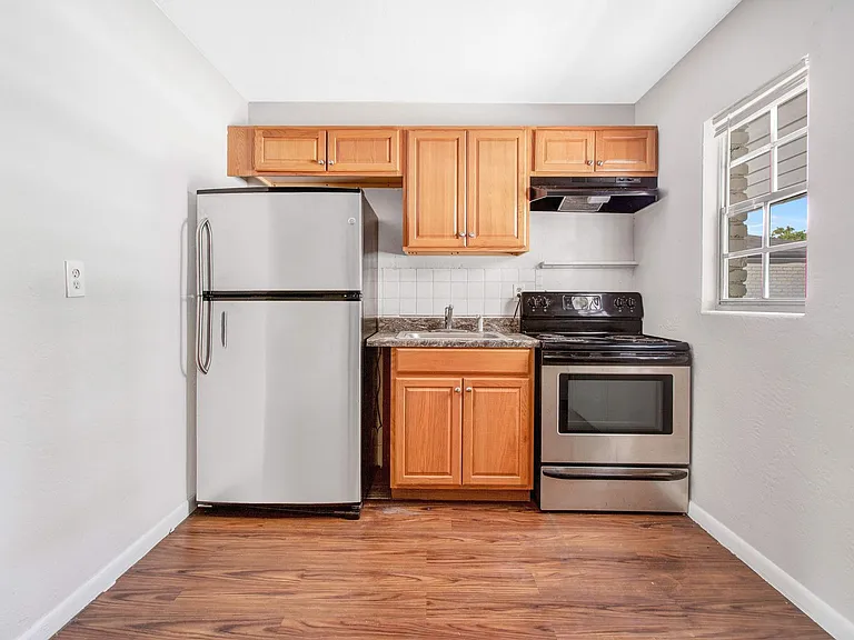 815 E Fort King St — Photo 38