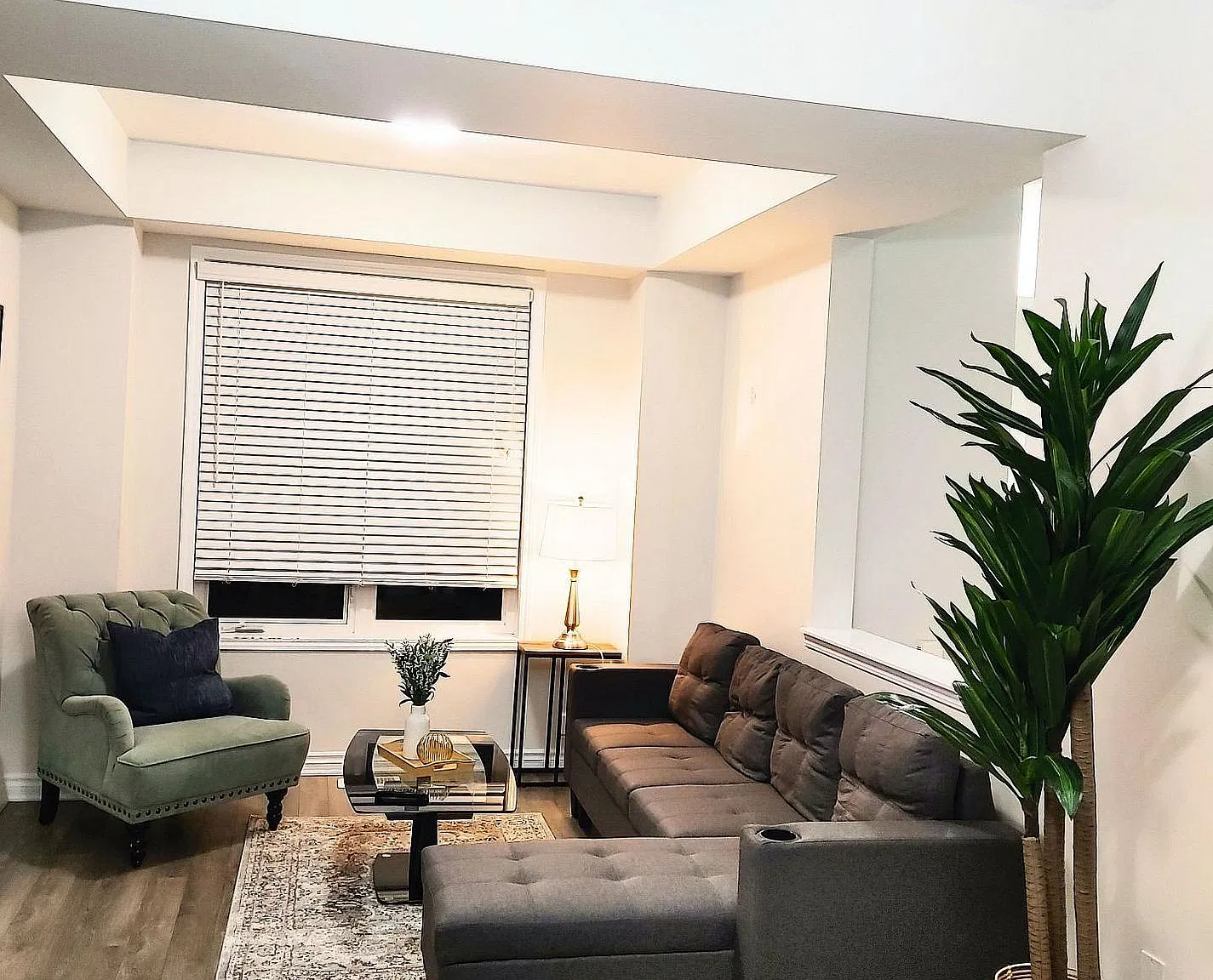 4 bed, $4,400 — Photo 3