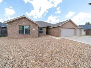 2120 Howard Cowper Dr, Clovis, NM 88101