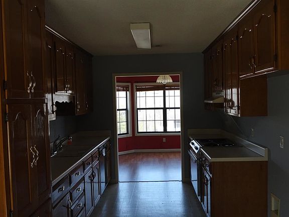 4th image of 102 Woodley Dr