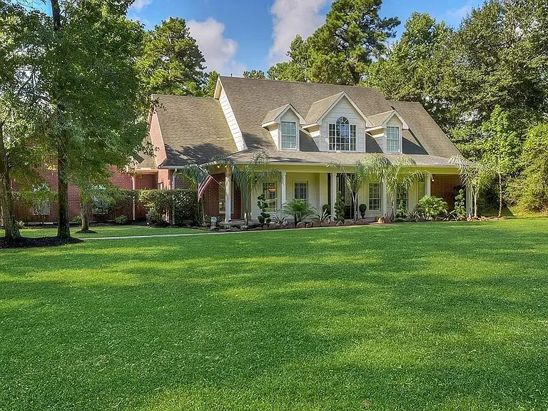 10819 Lake Windcrest — Photo 2