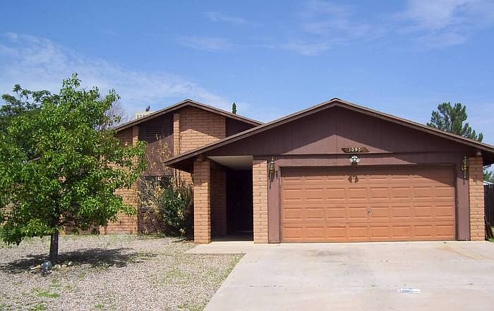 1st image of 1095 E Acacia Dr