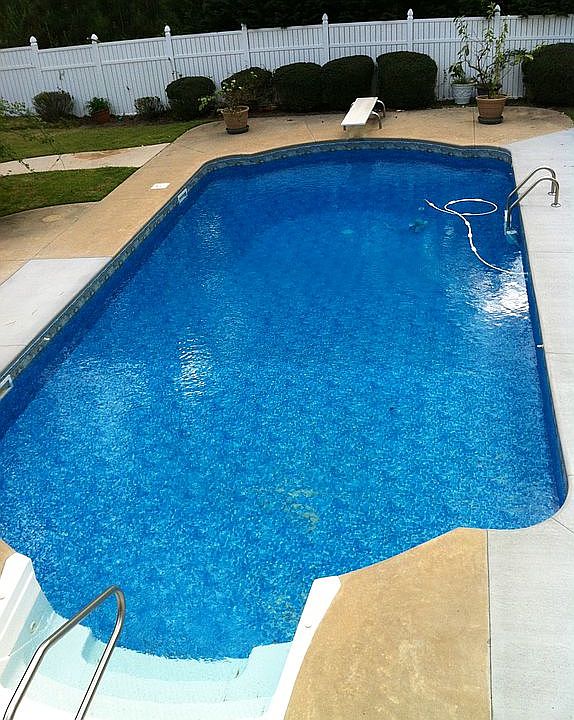2nd image of 1031 Friendship Cir