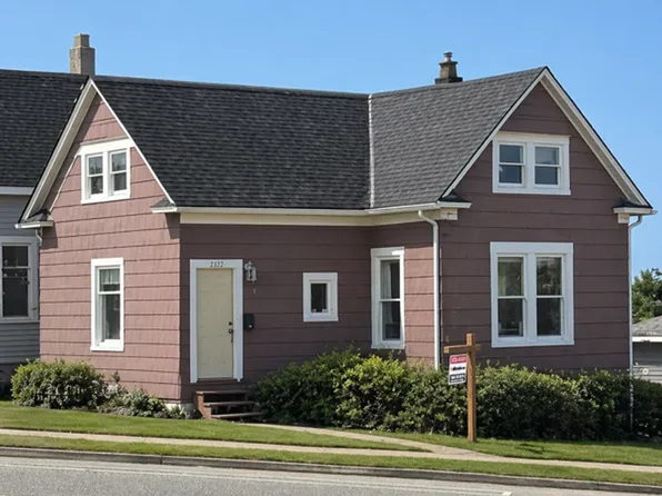 1323 Ellis St, Bellingham, WA 98225