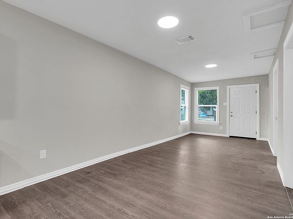 5th image of 3531 S Laredo St