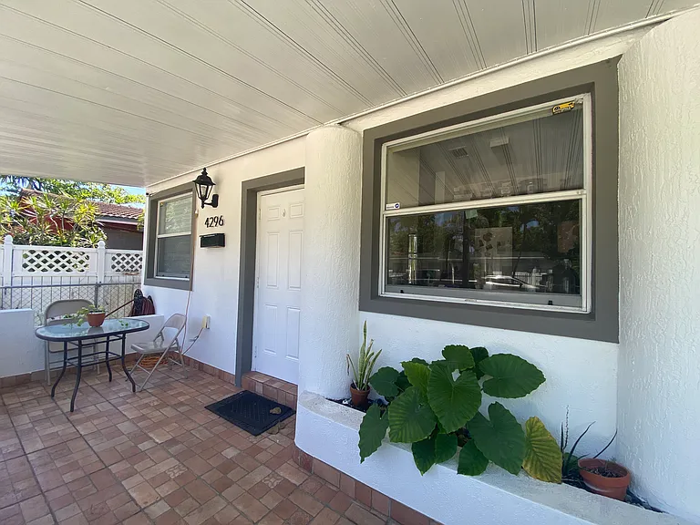 4298 SW 9th Ter #4296 — Photo 1