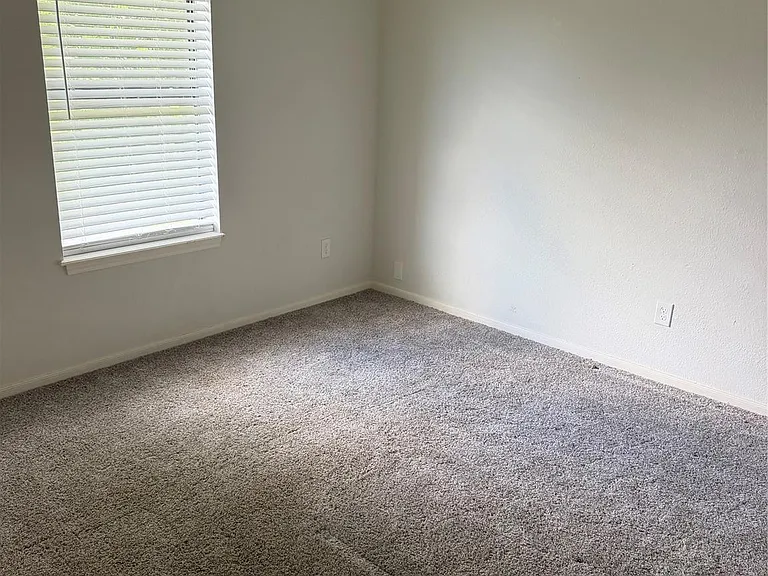 151 Country Oaks St — Photo 14