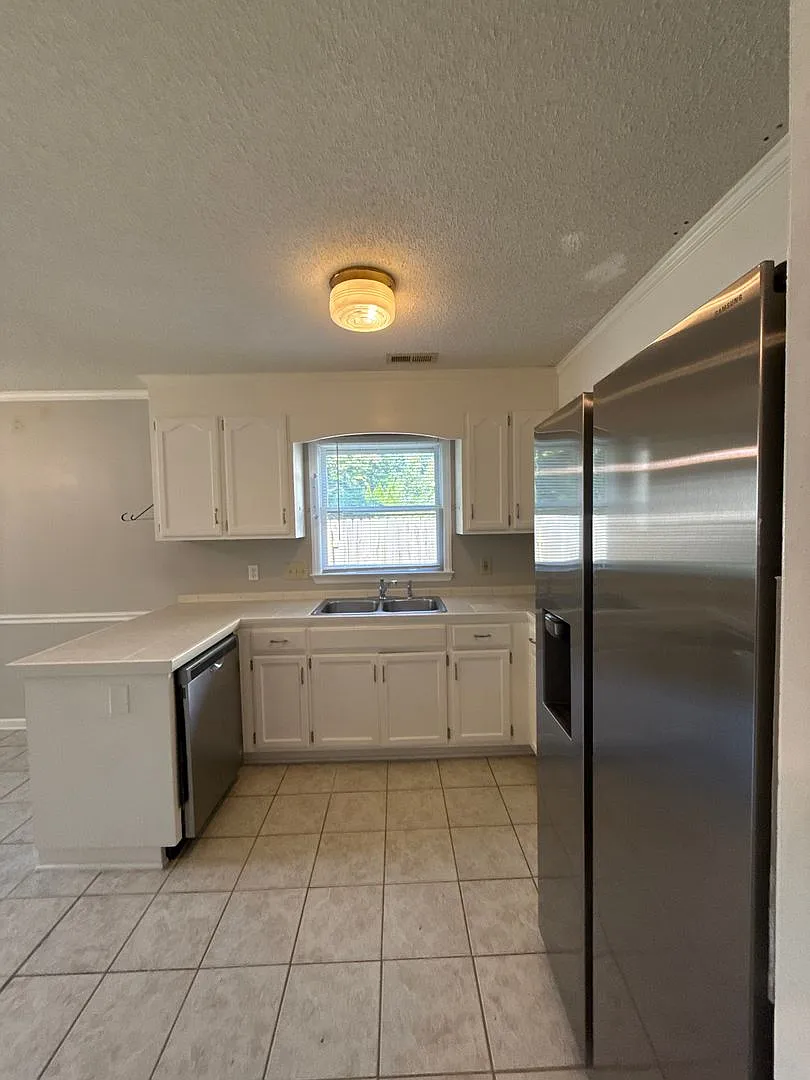 Creekside Village — Photo 4