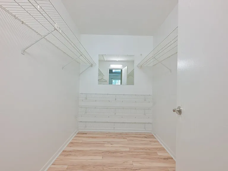 3301 Crystal Ct E #O — Photo 22