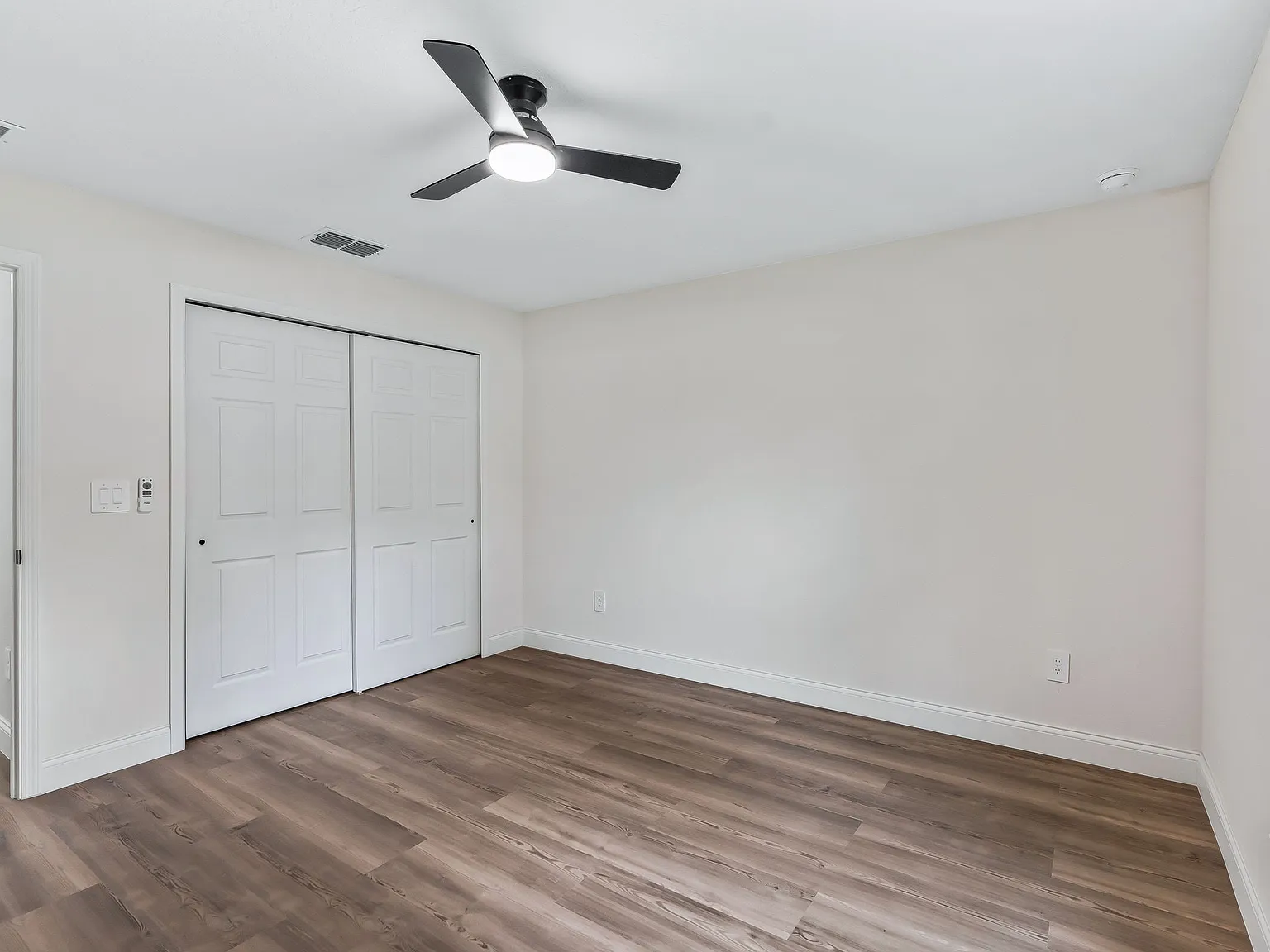 3 bed, 2.5 bath, 1700 sqft, $2,500 — Photo 4