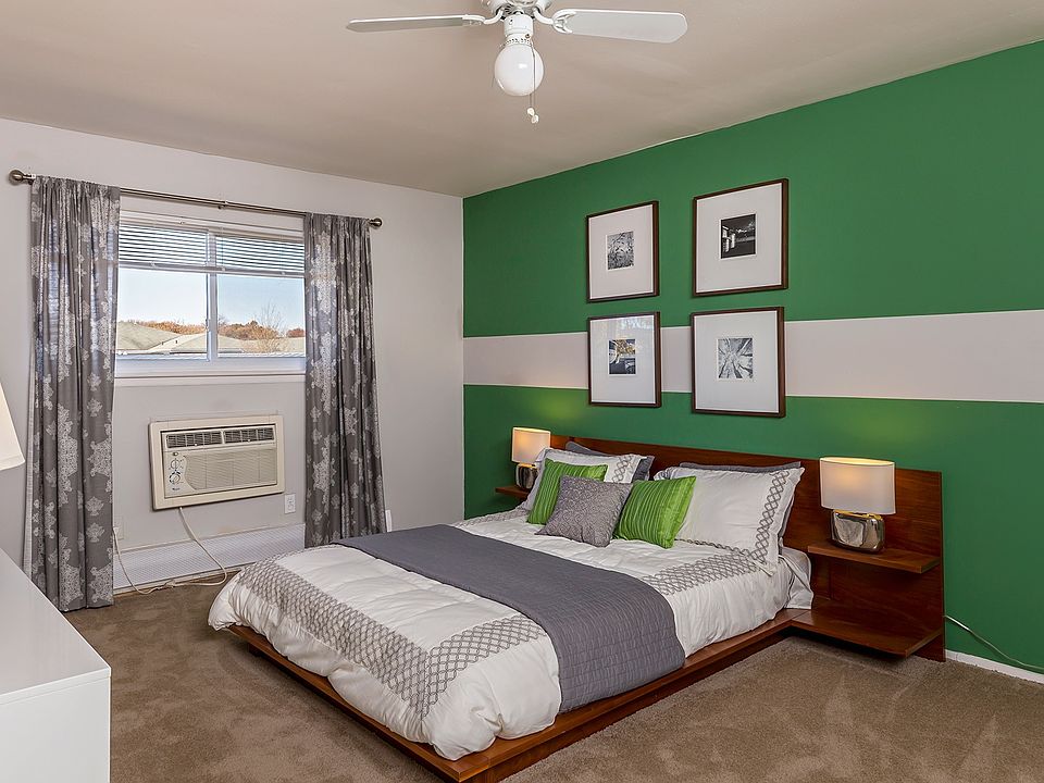 1st image of 1721 Gardenia Ave APT 219