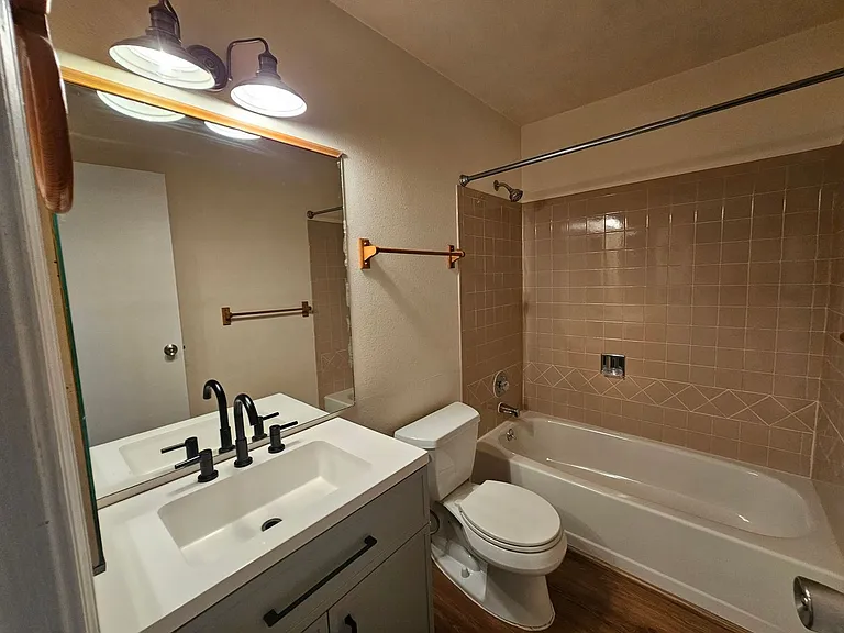 7490 Woody Creek Dr — Photo 9