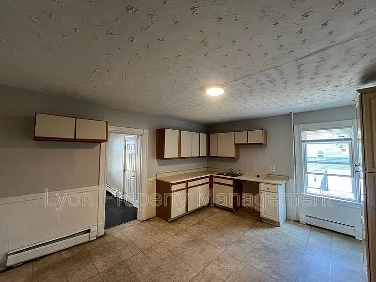 11 E Lawlor St #1 — Photo 5