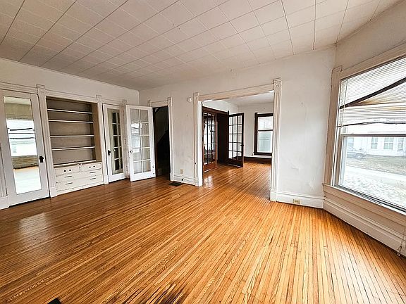 3rd image of 203 E Pine St #203