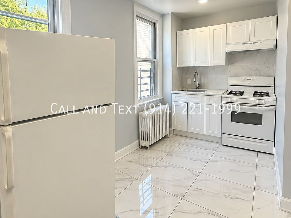 2nd image of 284 Edwards Pl