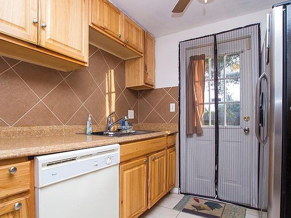5th image of 2865 Edenwood St