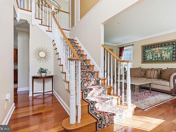 5th image of 303 Langford Rd