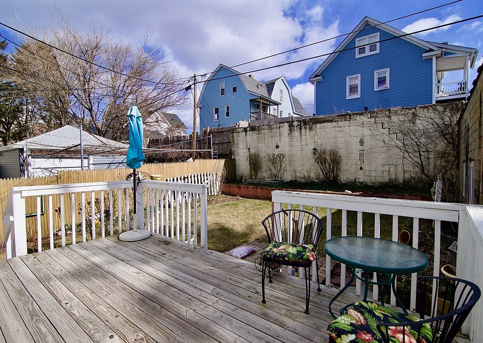 5557 Horace St, Springfield, MA 01108 Zillow