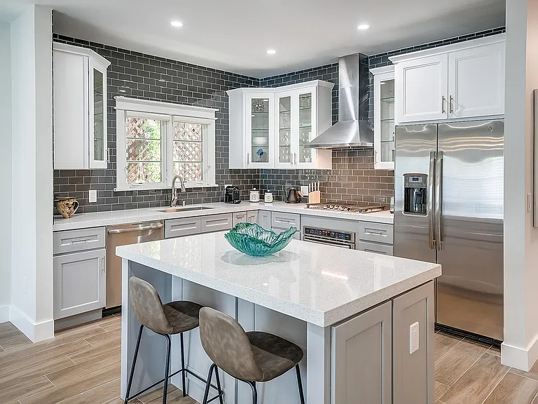 721 N Alfred St #104 — Photo 5