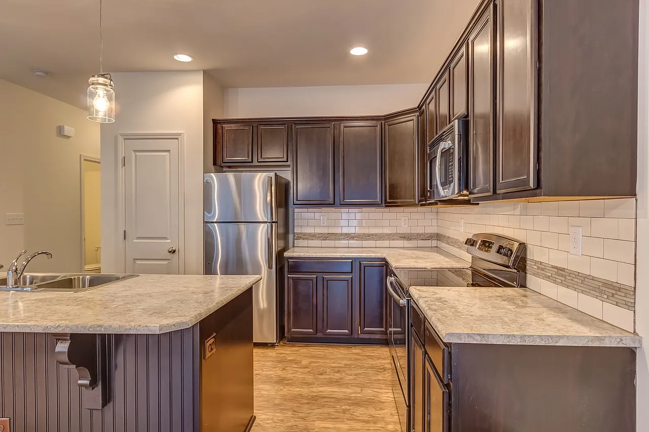 Savannah Oaks Townhomes — Photo 1