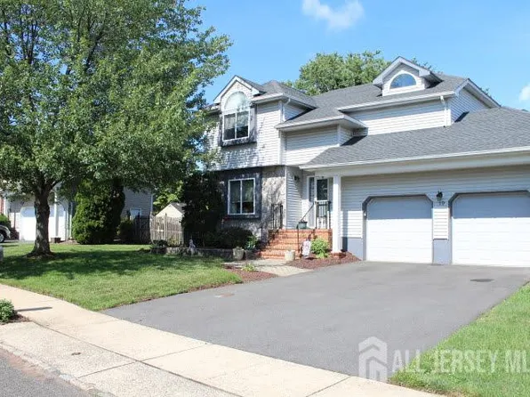 19 Crammer Ln, Hillsborough, NJ 08844