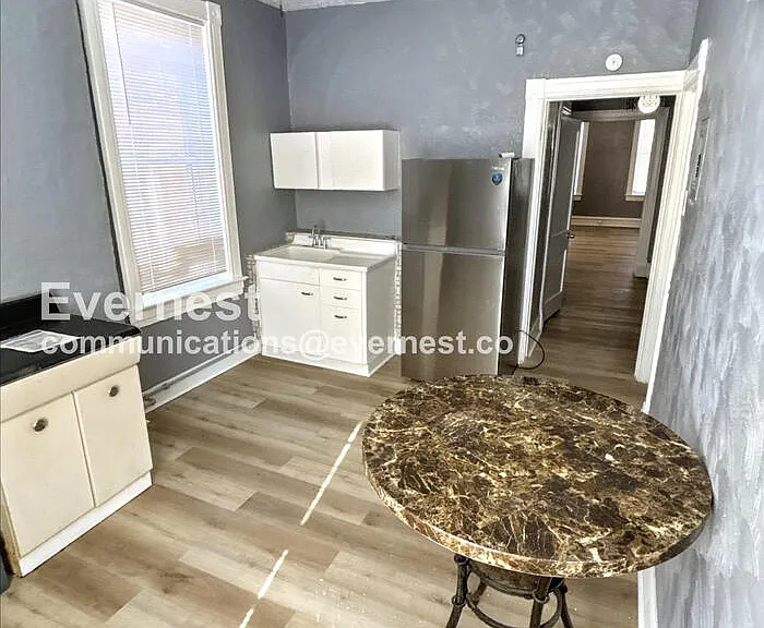 3722 Fairview Ave — Photo 3