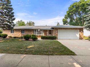 2601 S Greenview St, Appleton, WI 54915