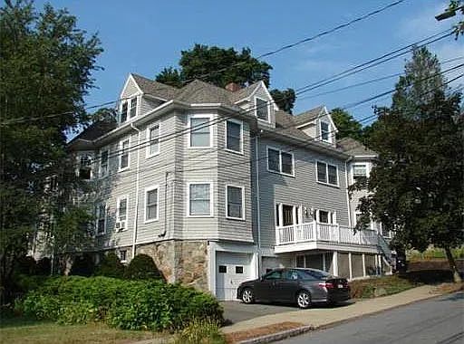 4th image of 25 Wellington St #2