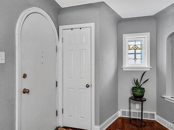 5th image of 4581 Wabash Ave