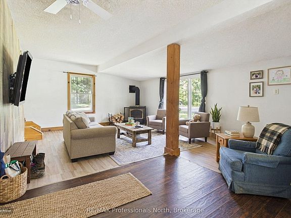 4th image of 31 Hutcheson Beach Rd E