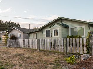 835 Division St NE, Bandon, OR 97411