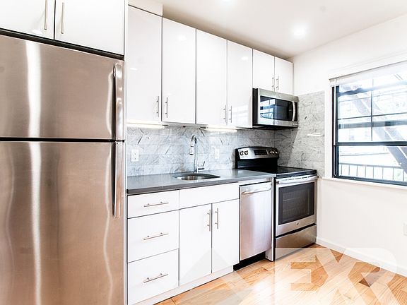 5th image of 561 Graham Ave #C